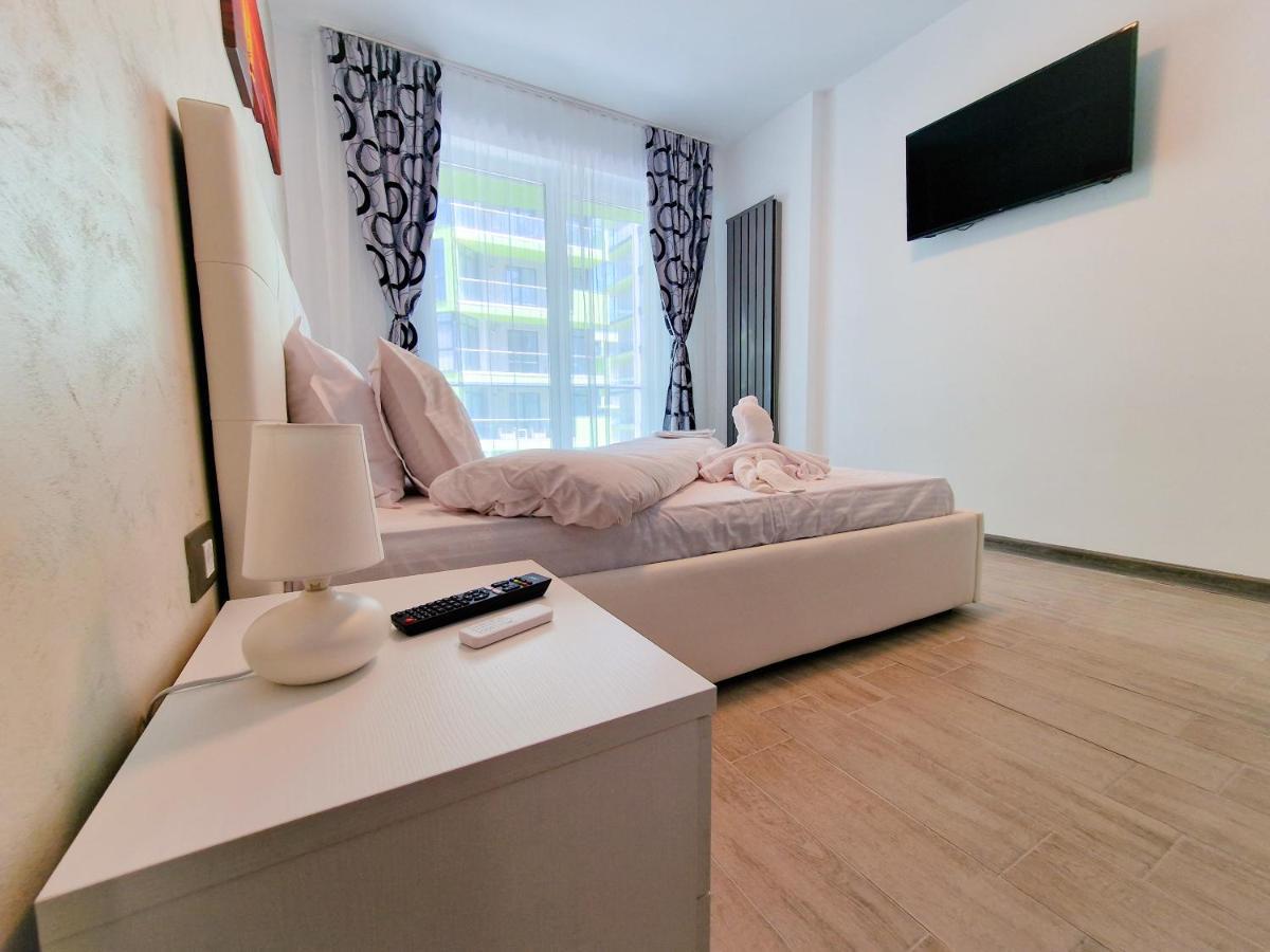 Sole Aparthotel Pool & Spa Mamaia Nord Năvodari Exteriör bild