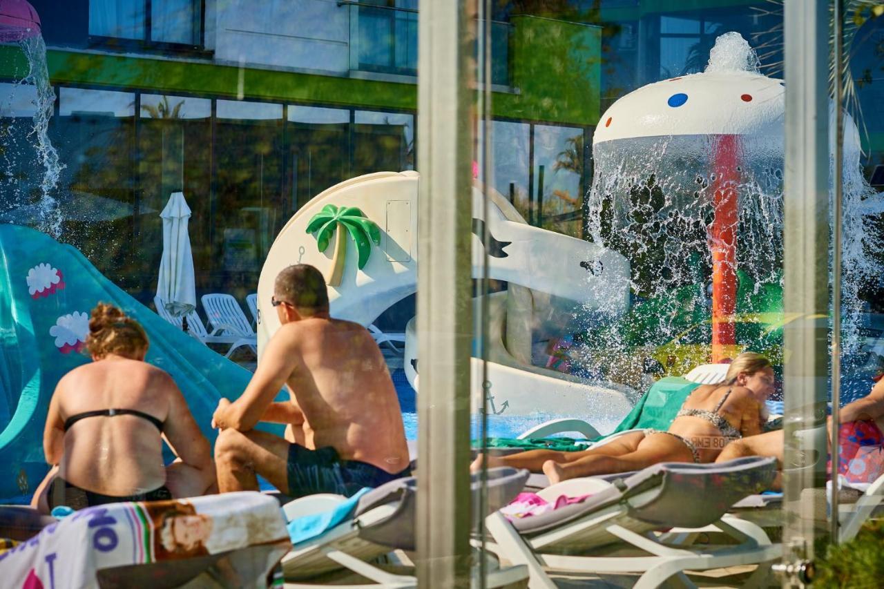 Sole Aparthotel Pool & Spa Mamaia Nord Năvodari Exteriör bild