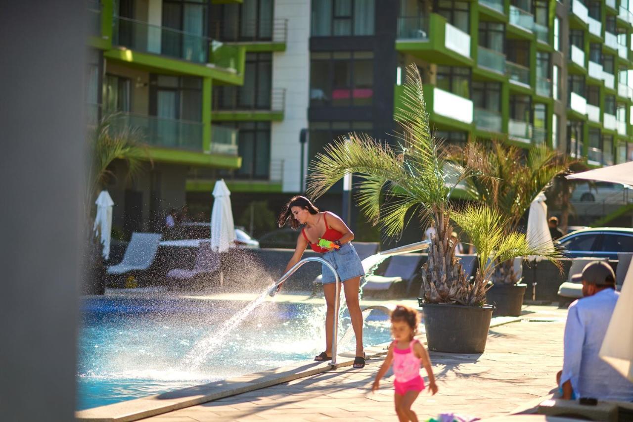 Sole Aparthotel Pool & Spa Mamaia Nord Năvodari Exteriör bild