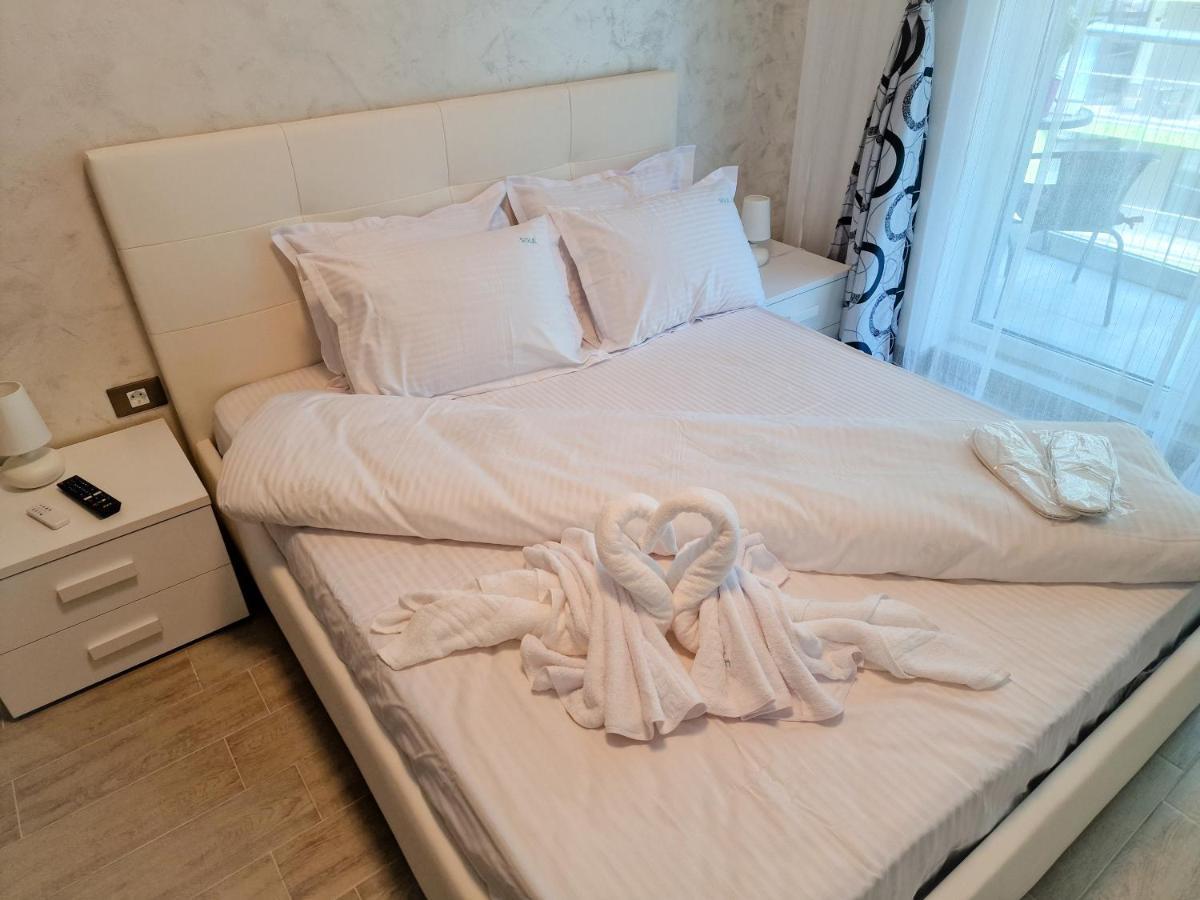 Sole Aparthotel Pool & Spa Mamaia Nord Năvodari Exteriör bild