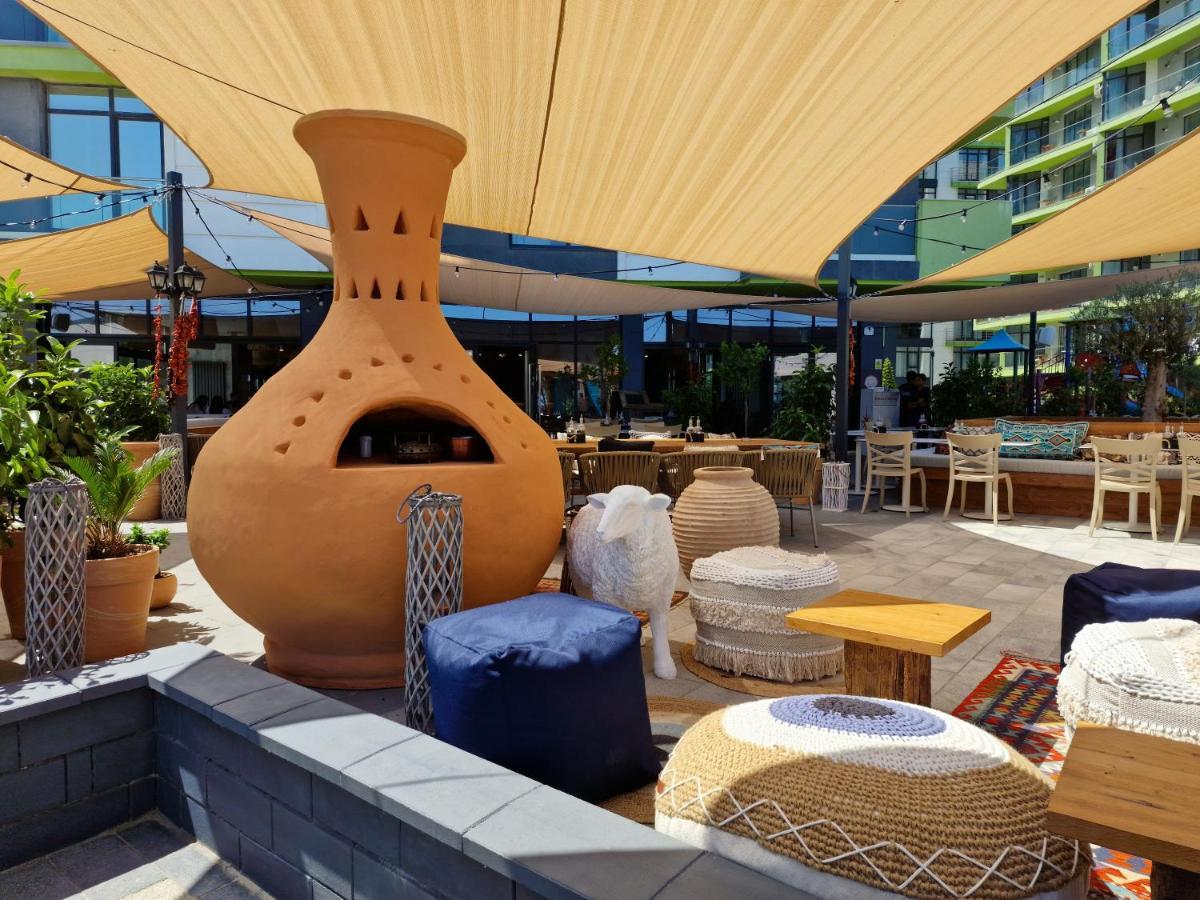 Sole Aparthotel Pool & Spa Mamaia Nord Năvodari Exteriör bild