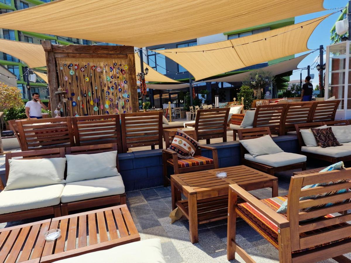 Sole Aparthotel Pool & Spa Mamaia Nord Năvodari Exteriör bild